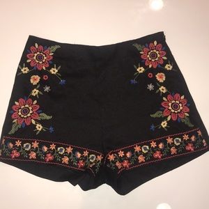 Black Blu Pepper Shorts